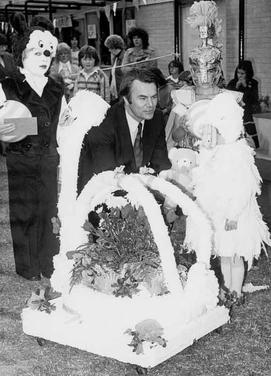 1973-carnival-week-devonport-with-Dr-David_Owen